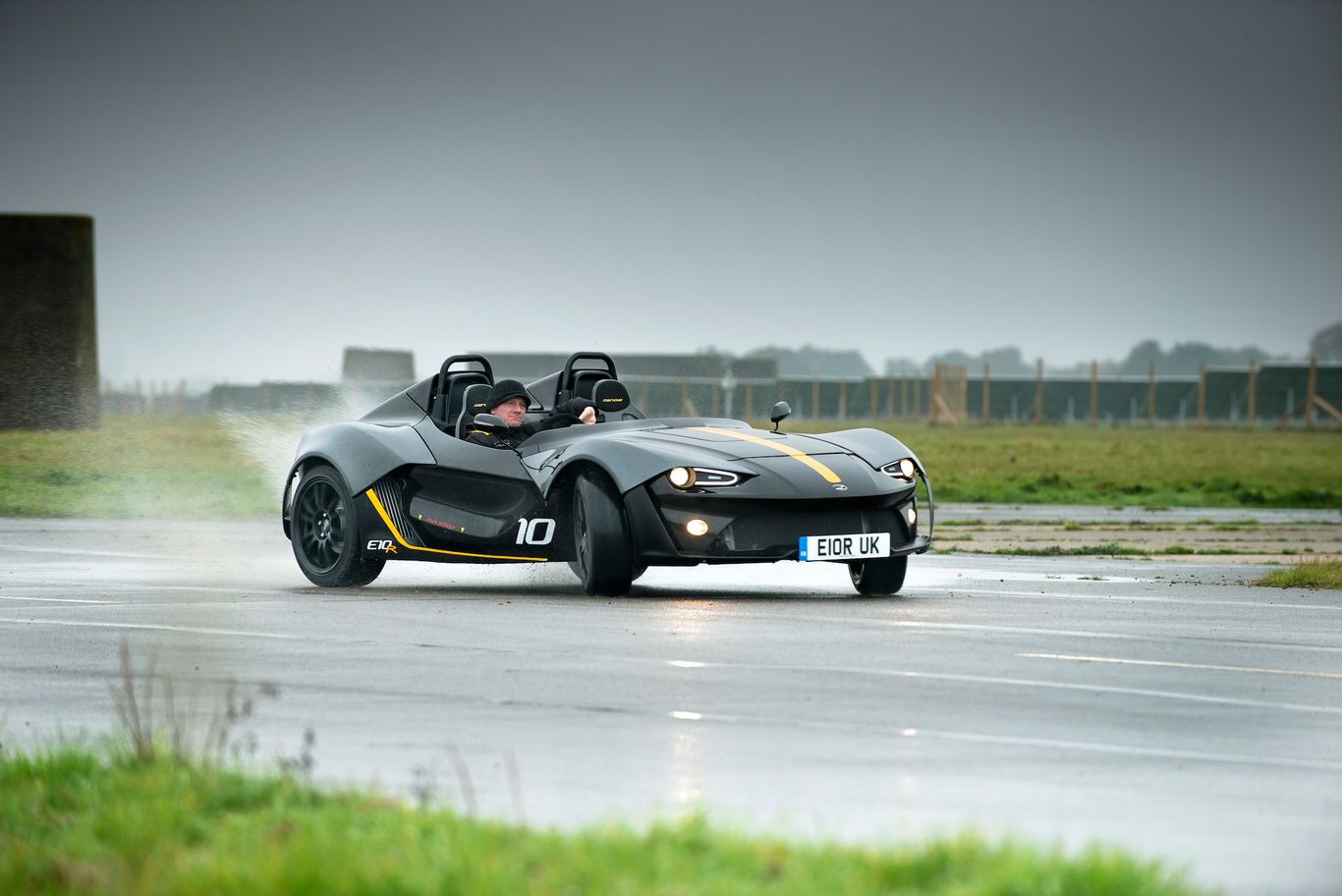 Zenos намират още скорост за възкръсналия Е10